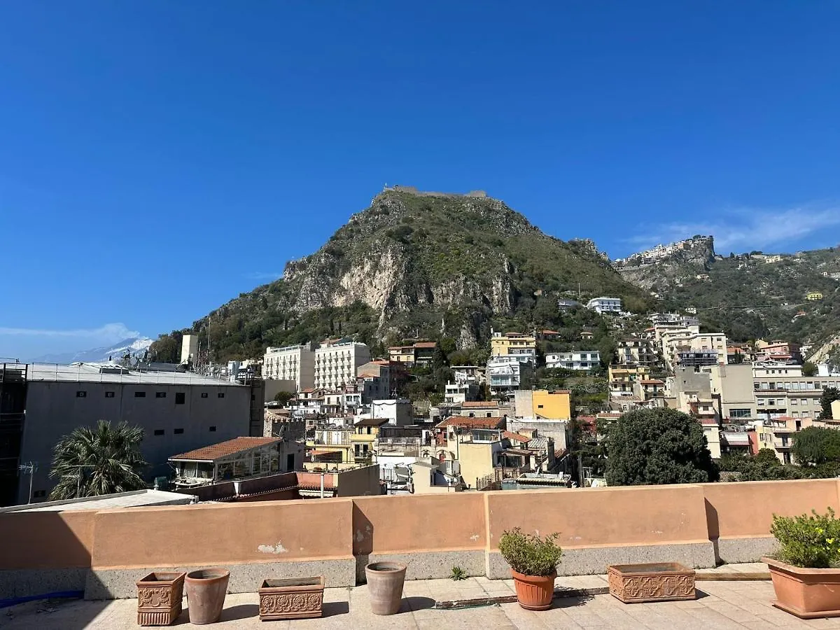 Mira Taormina Rooms 0*,  Italia