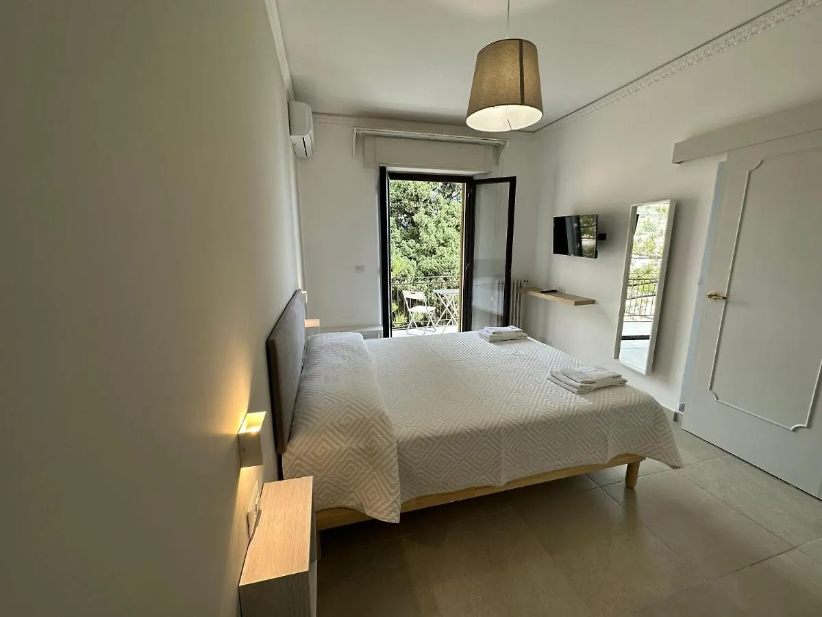 Mira Taormina Rooms 0*,