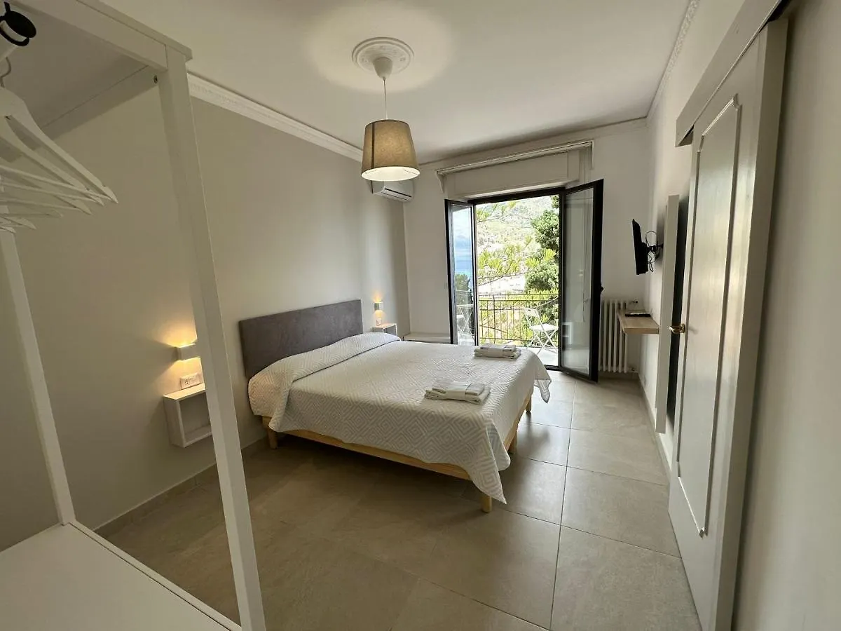 Mira Taormina Rooms