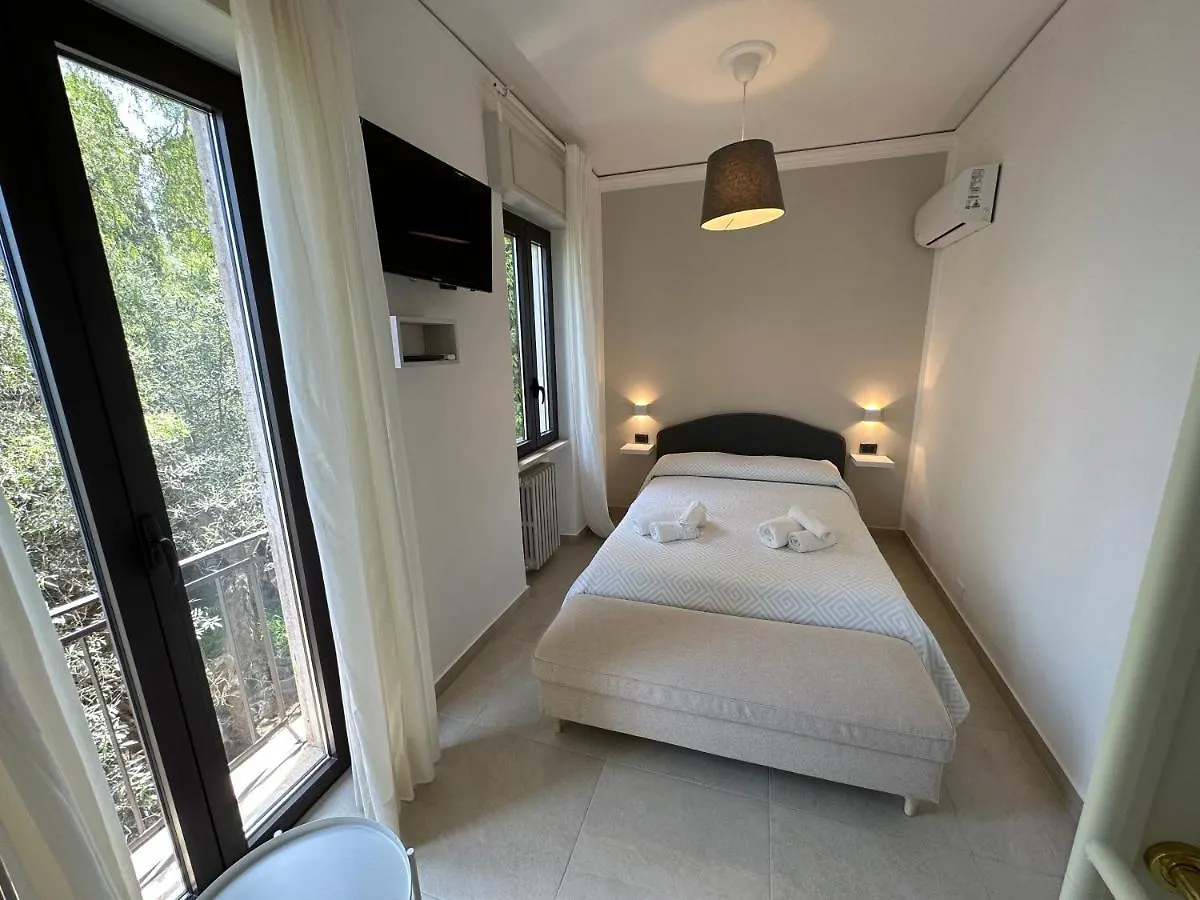 Mira Taormina Rooms 0*,